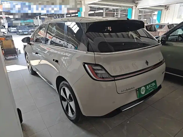 Baojun Cloud — Фото автомобиля 4