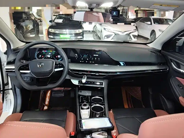 Changan Eado — Фото автомобиля 2