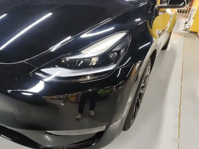 Tesla Model Y — Фото автомобиля 23