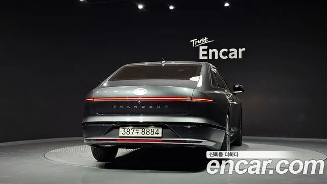 Hyundai Grandeur Grandeur (GN7) 2.5 Бензин 2WD — Фото автомобиля 4