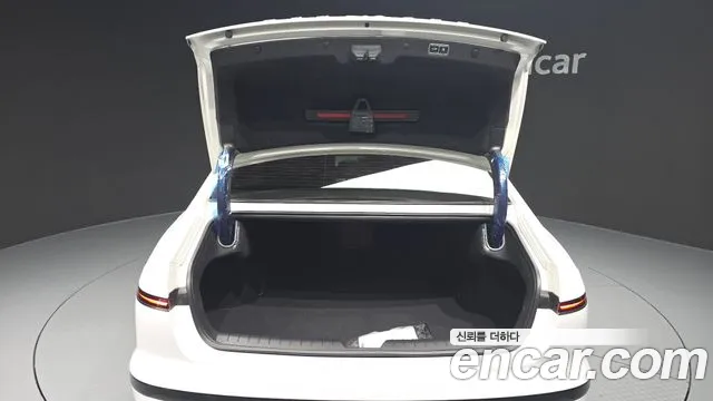 Hyundai Grandeur Grandeur (GN7) 2.5 Бензин 2WD — Фото автомобиля 20