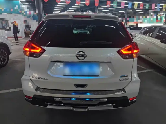 Nissan X-Trail — Фото автомобиля 3