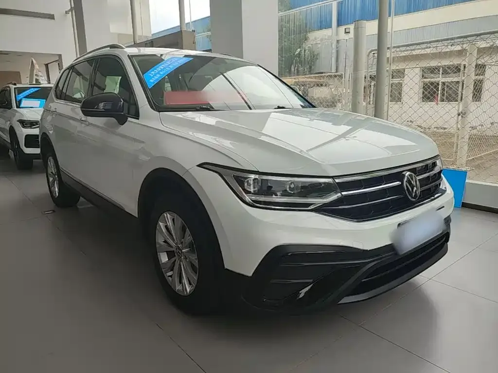 Volkswagen Tiguan L 2024 Outstanding 300TSI Auto 2WD Dragon Soaring Edition — Фото автомобиля 3