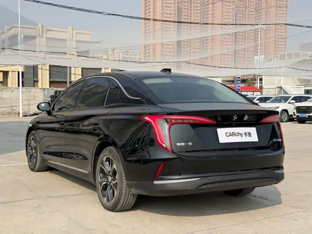 Hongqi E-QM5 — Фото автомобиля 6