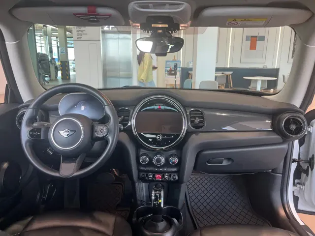 MINI Hatch — Фото автомобиля 12