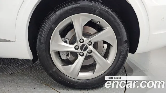 Genesis GV70 — Фото автомобиля 6