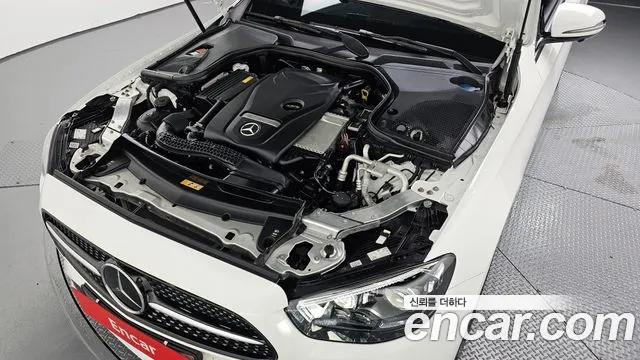Mercedes-Benz E-Class — Фото автомобиля 6