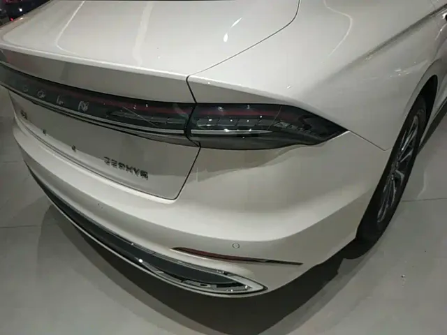 Lincoln Z — Фото автомобиля 7