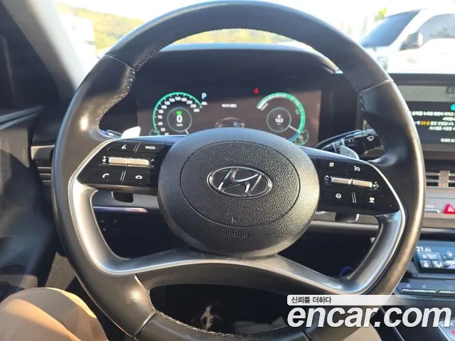 Hyundai Grandeur (New) Hybrid — Фото автомобиля 15