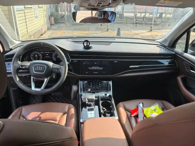 Audi Audi Q7 2022 55 TFSI quattro S line Sport — Фото автомобиля 4