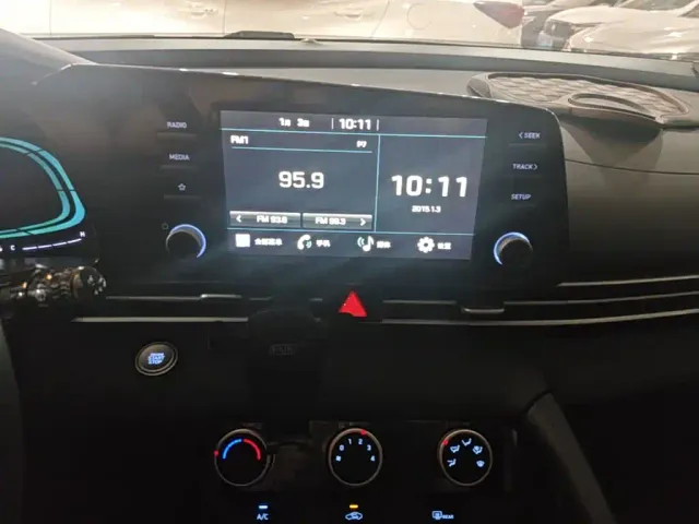 Hyundai Elantra — Фото автомобиля 12