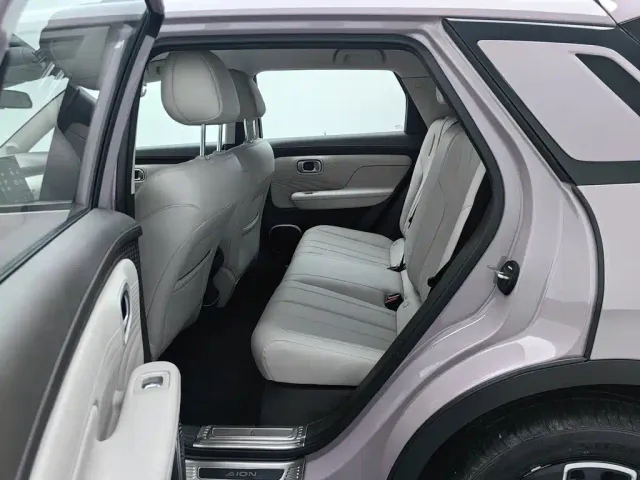 GAC Aion UT — Фото автомобиля 15