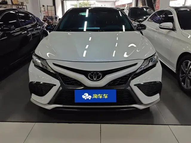 Toyota Camry — Фото автомобиля 2