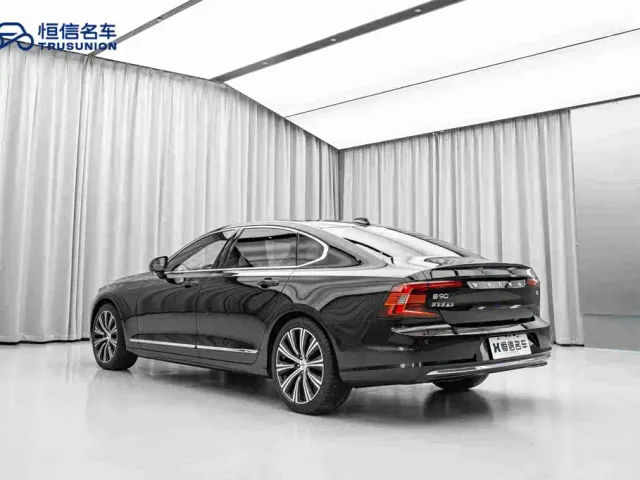 Volvo S90 — Фото автомобиля 7