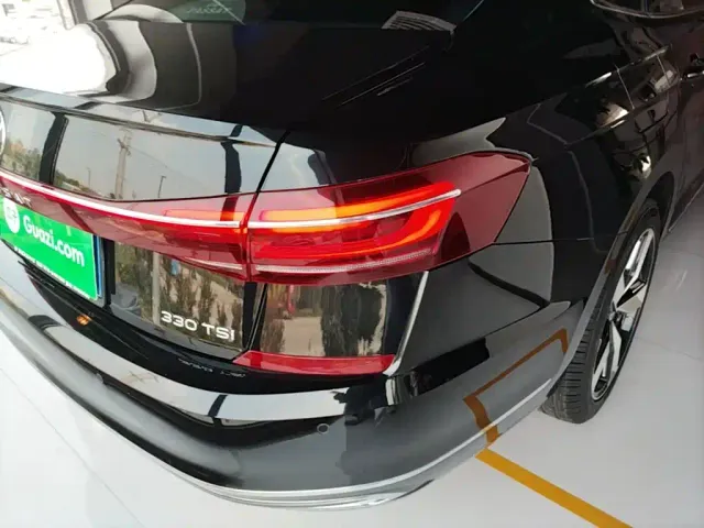 Volkswagen Passat — Фото автомобиля 7