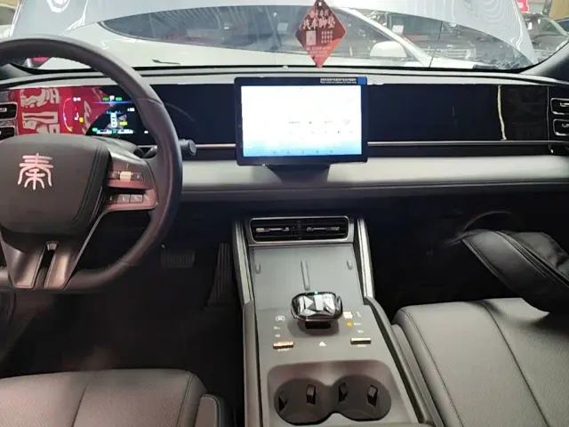 BYD Qin L — Фото автомобиля 12