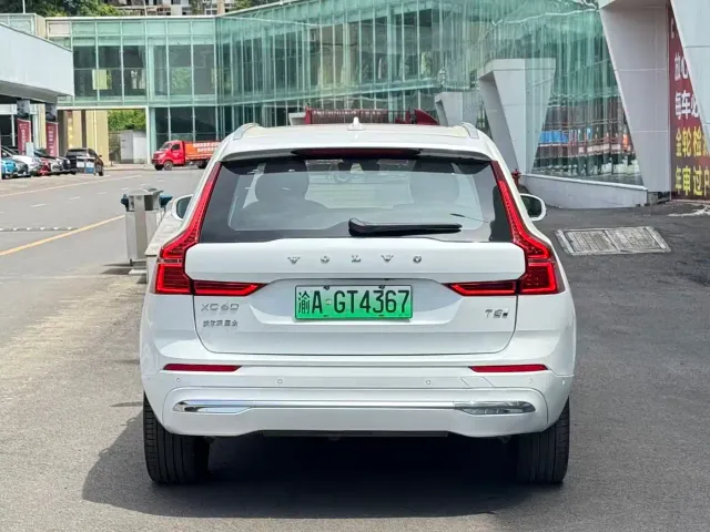Volvo XC60 — Фото автомобиля 12