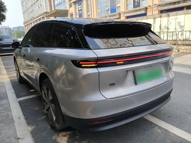 Li Auto i6 — Фото автомобиля 4