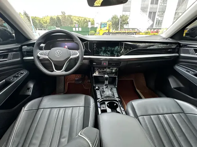 Volkswagen Passat — Фото автомобиля 10