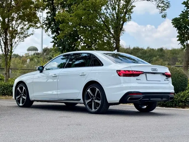 Audi A4L — Фото автомобиля 7