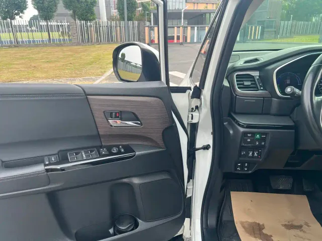 Honda Odyssey — Фото автомобиля 10