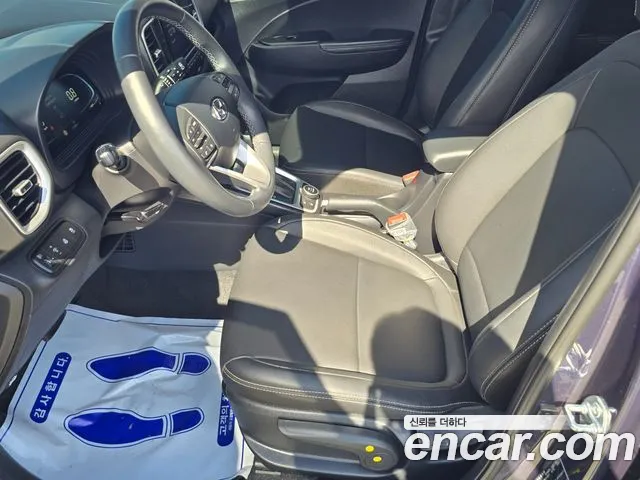 Hyundai Venue — Фото автомобиля 7