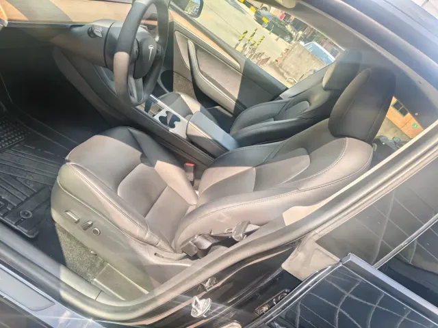 Tesla Model Y — Фото автомобиля 9