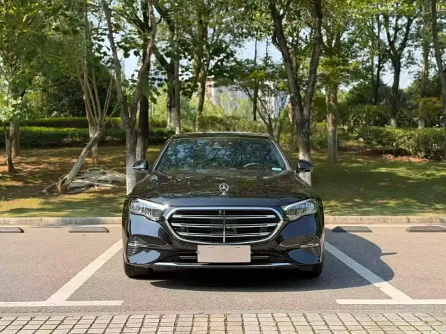 Mercedes-Benz E-Class — Фото автомобиля 2
