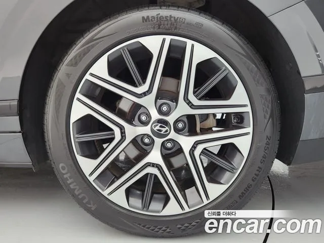 Hyundai Grandeur GN7 — Фото автомобиля 18