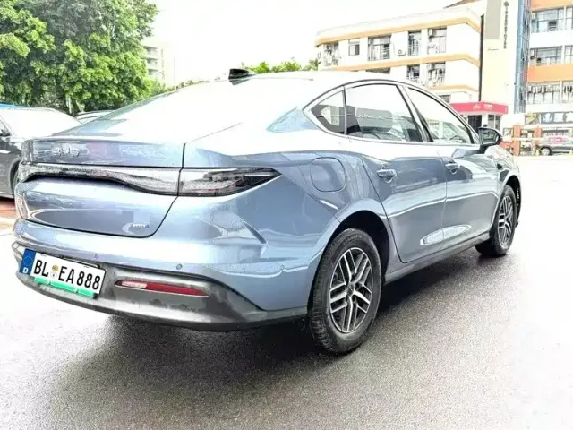 BYD Seal 05 DM-i — Фото автомобиля 9