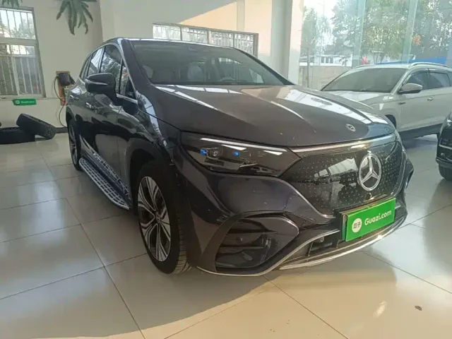 Mercedes-Benz EQE SUV — Фото автомобиля 3