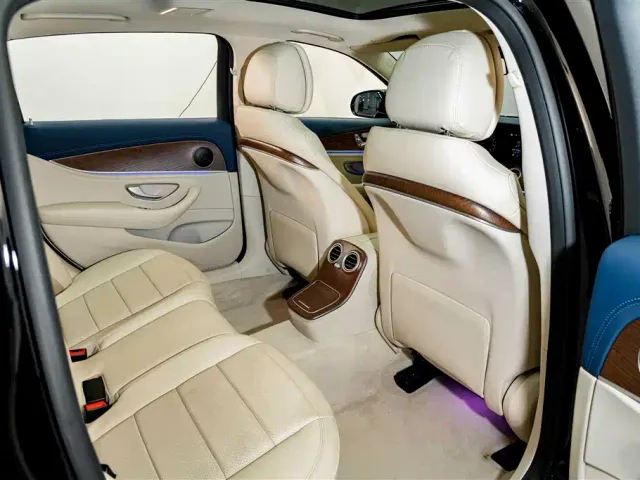 Mercedes-Benz E-Class — Фото автомобиля 21