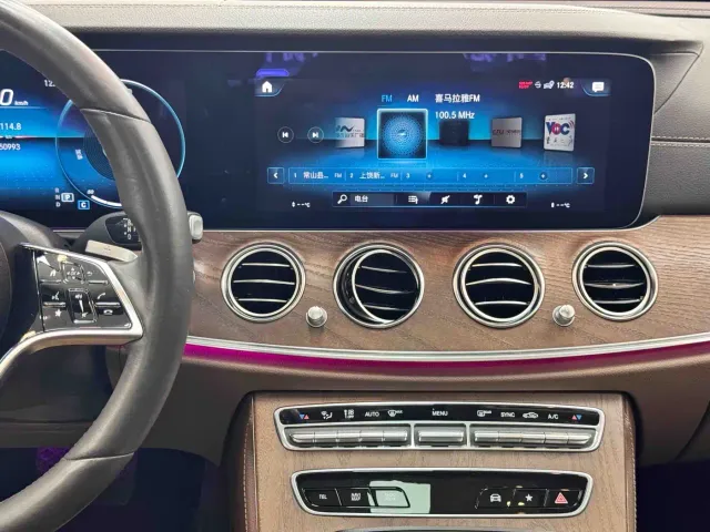 Mercedes-Benz E-Class — Фото автомобиля 9