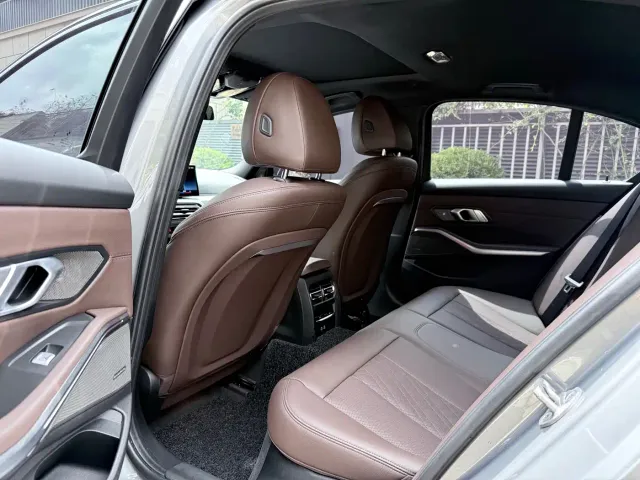BMW 3 Series — Фото автомобиля 6