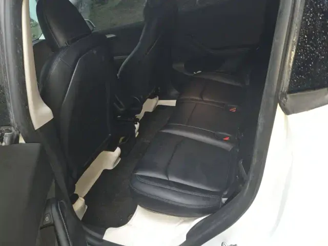 Tesla Model Y — Фото автомобиля 11