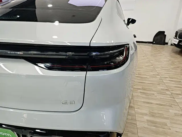 Geely Galaxy E8 — Фото автомобиля 7
