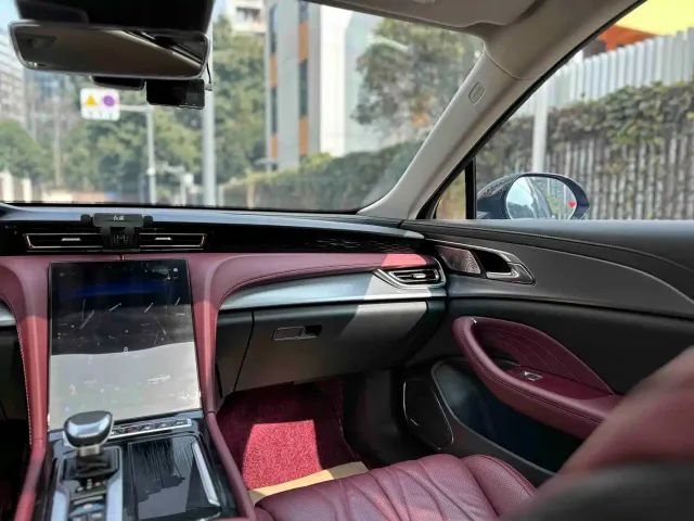 Hongqi H5 — Фото автомобиля 19