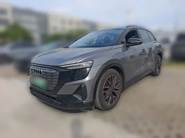 Фотография автомобиля — Audi Q5 e-tron