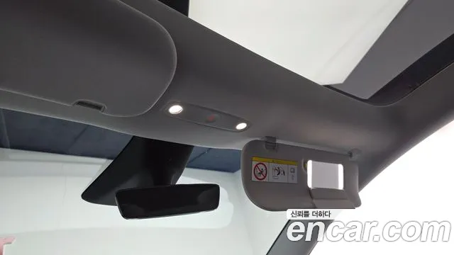 Tesla Model Y — Фото автомобиля 18