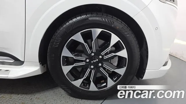 Kia Canival Carnival 4 поколение 9 мест Hi-Limousine — Фото автомобиля 17