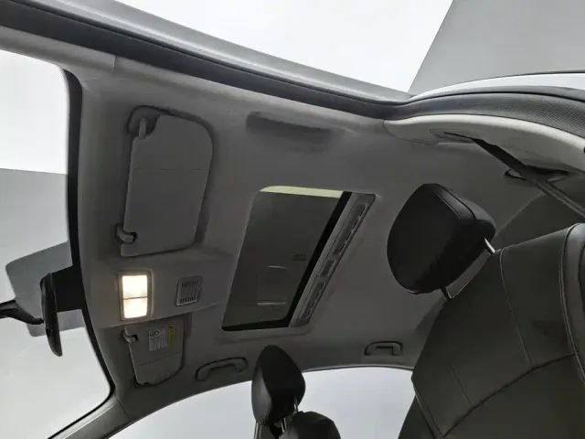 Roewe i5 — Фото автомобиля 14