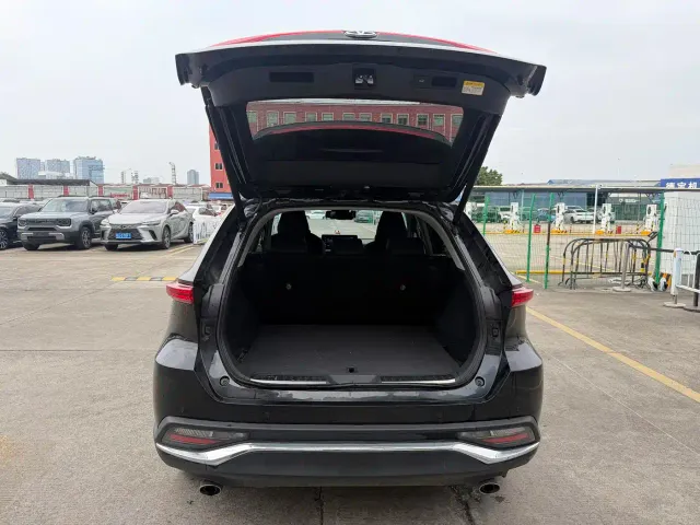 Toyota Harrier — Фото автомобиля 14