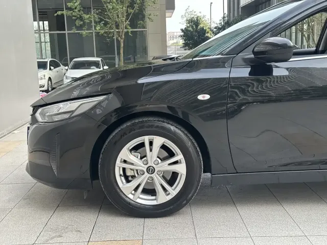 Nissan Sylphy — Фото автомобиля 5