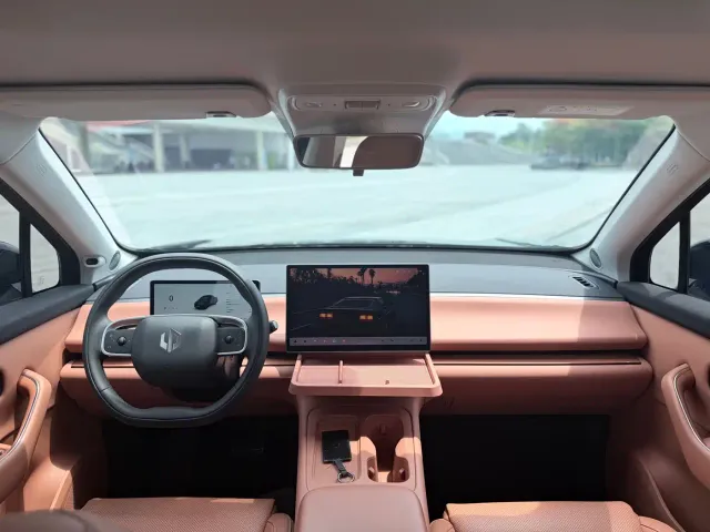 Leapmotor C10 — Фото автомобиля 11