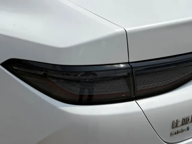 BYD Seal 05 DM-i — Фото автомобиля 16