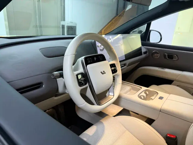 Li Auto i6 — Фото автомобиля 9