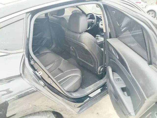 Hongqi Hongqi H5 2022 Classic Facelift 1.8T Automatic Smart Connect Flag Rhythm Edition — Фото автомобиля 11