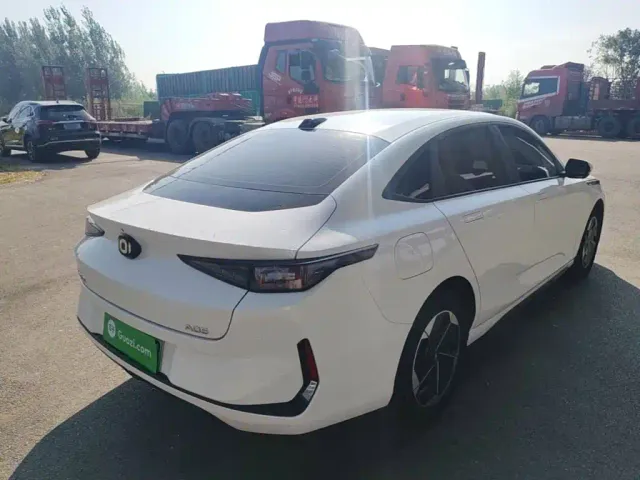 Changan Qiyuan A05 — Фото автомобиля 6
