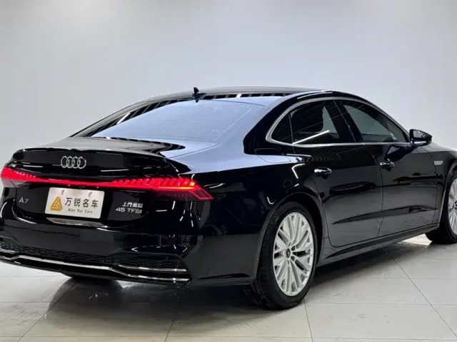 Audi A7L — Фото автомобиля 3
