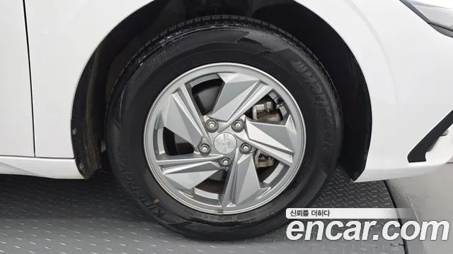 Hyundai Avante CN7 — Фото автомобиля 5